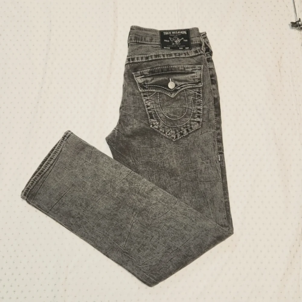 NWOT, True Religion Ricky Flap Big T gray acid relaxed Straight jeans sz 32